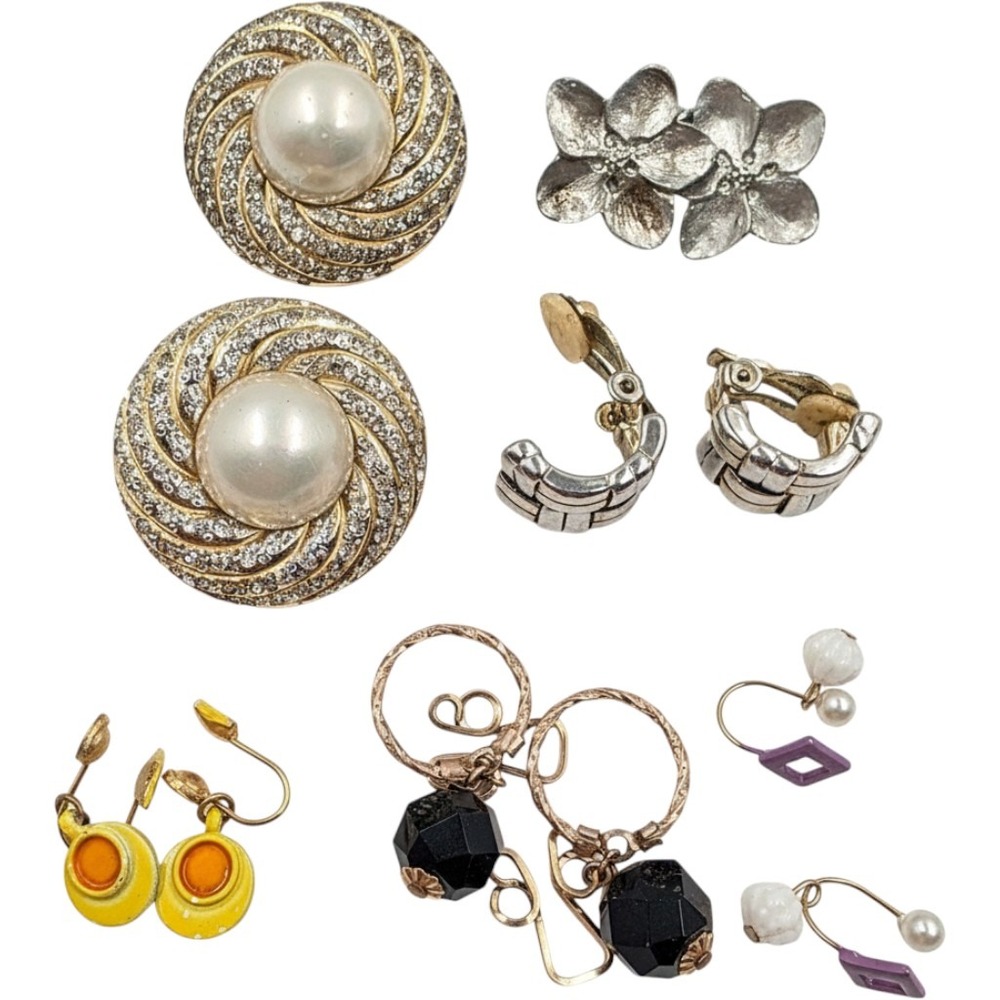 Vintage Earring Lot Vogue Bijoux Faux Pearl Rhinestone Enamel Teacup Clip On 6Pr